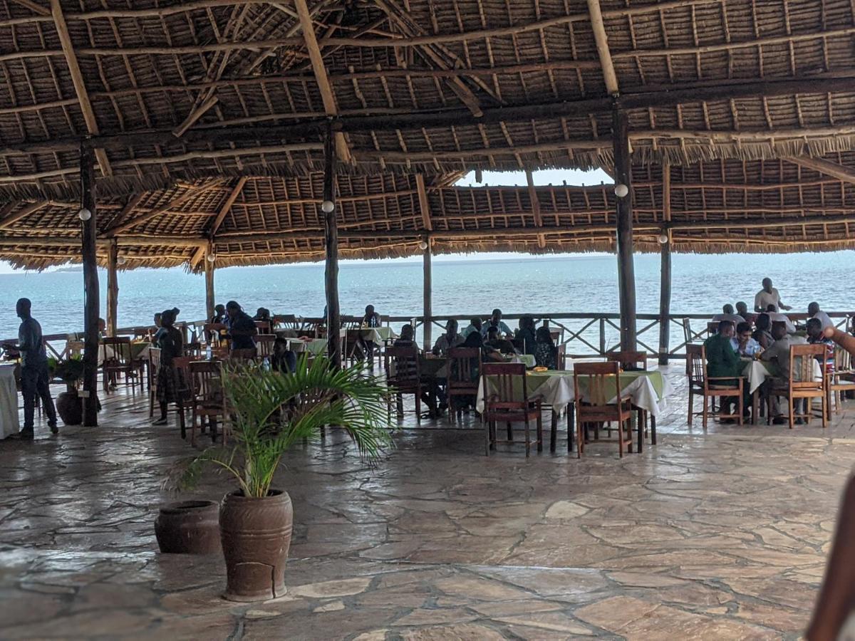 Amaan Ocean Hotel Kihinani Bububu Exterior foto