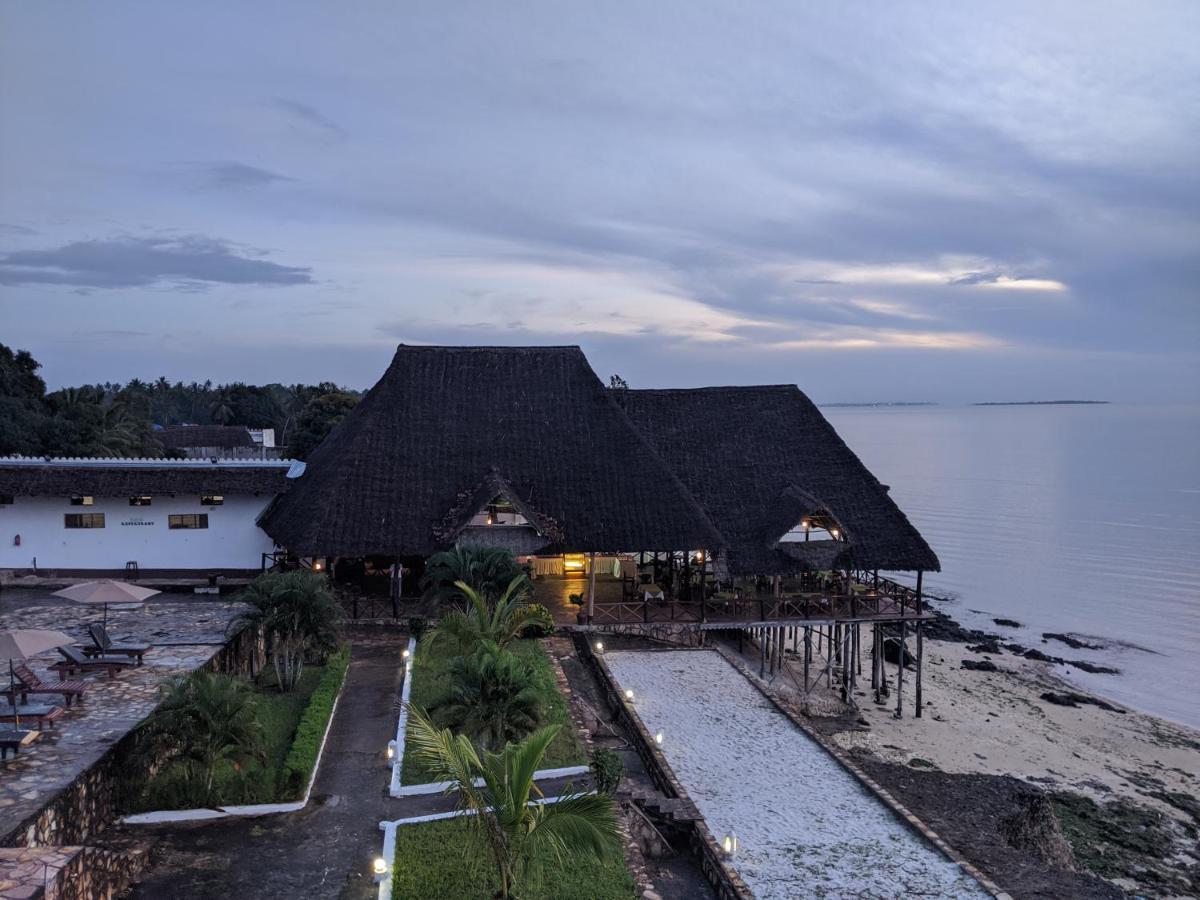 Amaan Ocean Hotel Kihinani Bububu Exterior foto